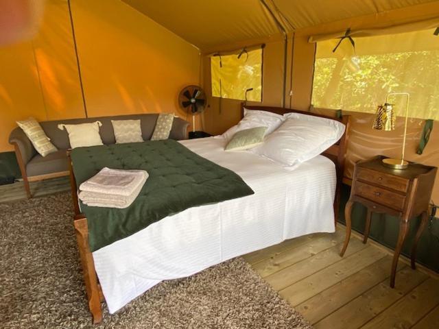Domaine De La Grange Bed & Breakfast แกร์ก็อง ภายนอก รูปภาพ